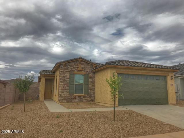 Primary Photo - 536 E Creosote Dr