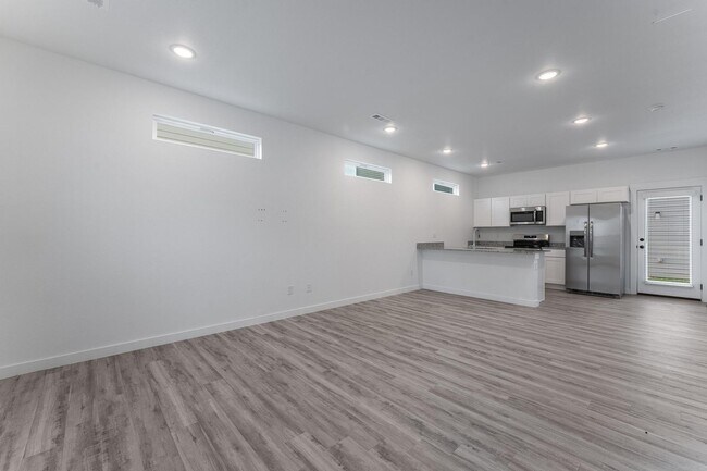 Foto del edificio - Bright and Modern 2BR, 2.5 Bath Rental in ...