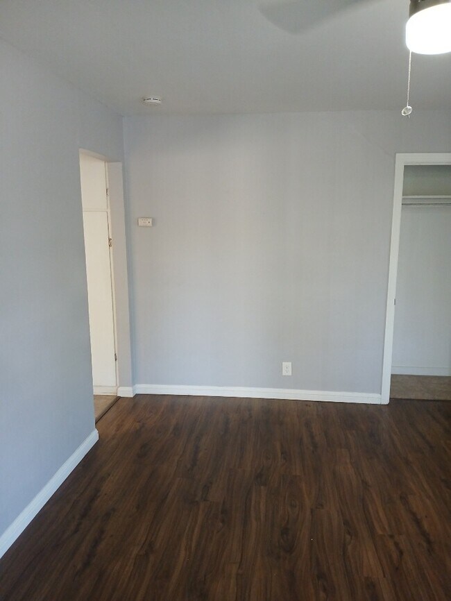 Foto del edificio - Cute Duplex off of Stockton Blvd