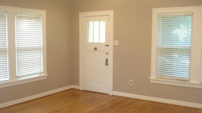 Building Photo - 1024 Fugate St