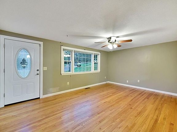 Foto del edificio - 7 Linden Dr