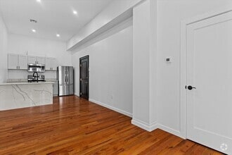 Building Photo - 280 Essex St