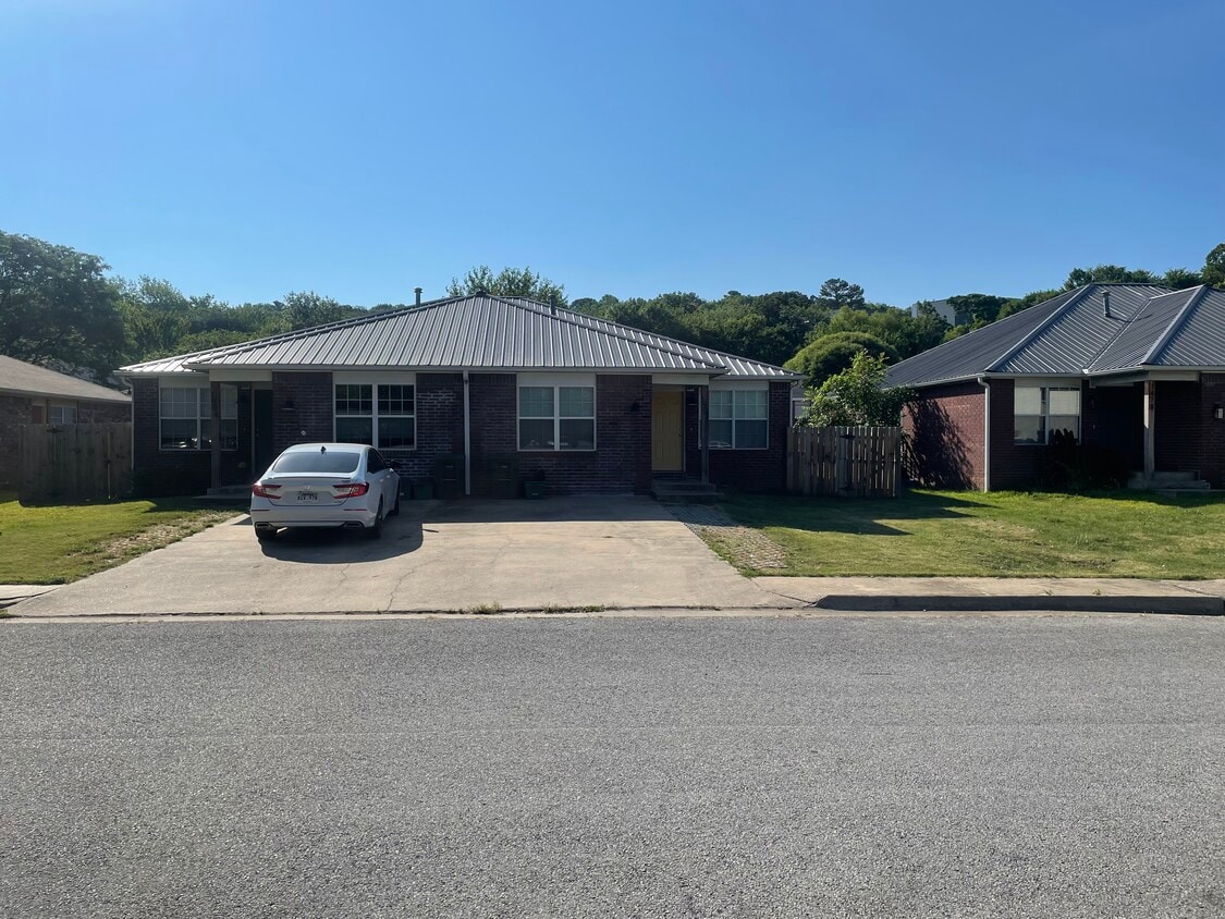 1502 N Bernice Dr Unit 1502, Fayetteville, AR 72703 1502 N Bernice Dr