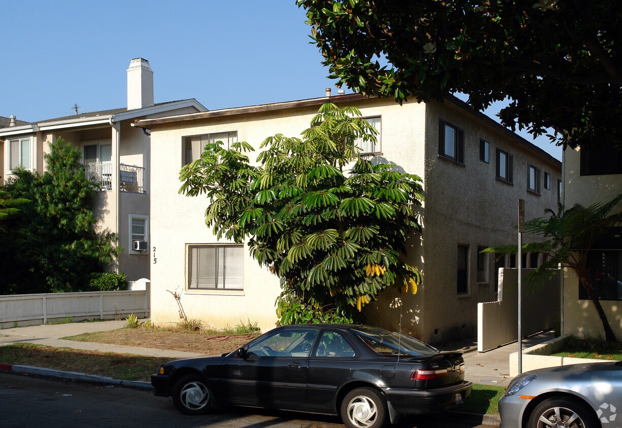 Foto del edificio - 215 Concord St