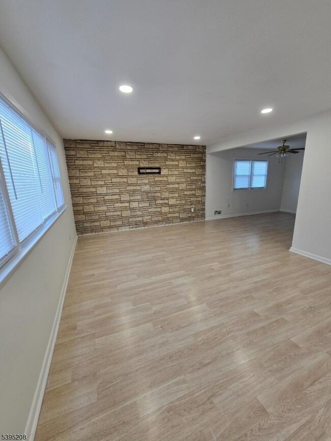 Building Photo - 67 Lindsley Ave