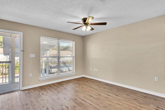 Foto del edificio - 771 Rockport Ct