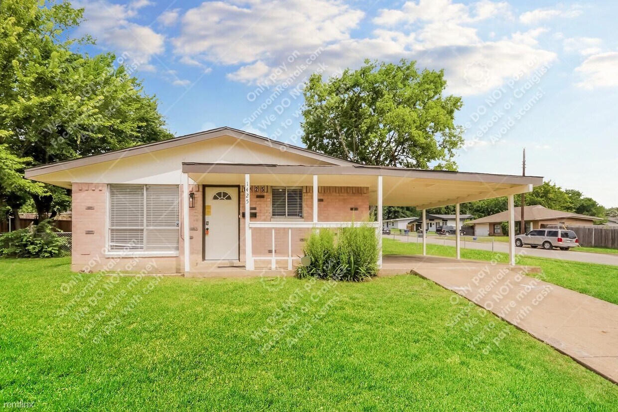 Foto principal - 3 br, 1 bath House - 1425 Curtis Dr