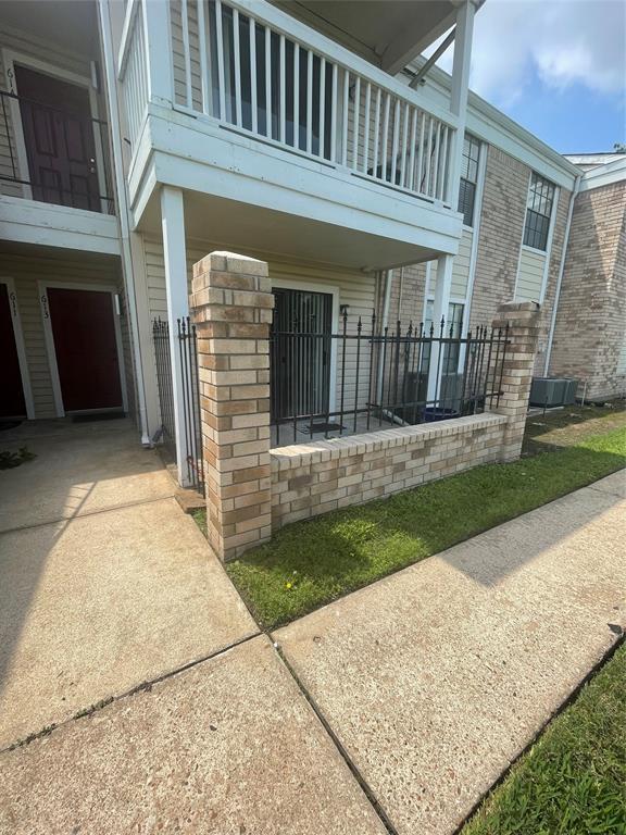 Building Photo - 2750 Holly Hall St