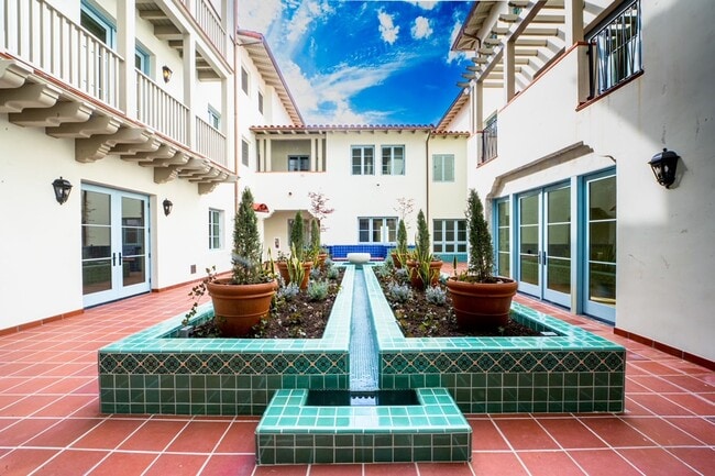 Building Photo - Parkview Pasadena Apartments - Luxury apartments in the Playhouse District