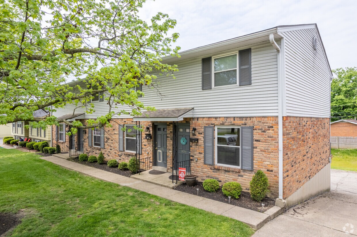 Foto principal - 834-838 Jackson Ln