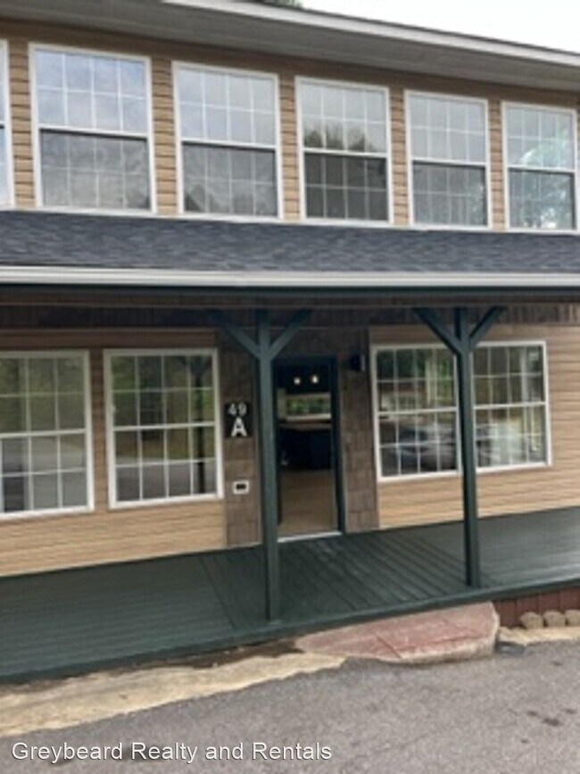 2 br, 4 bath House 49 Bayshore Dr Unit A House Rental in Nebo, NC