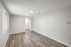 Foto del edificio - 10694 Pine St