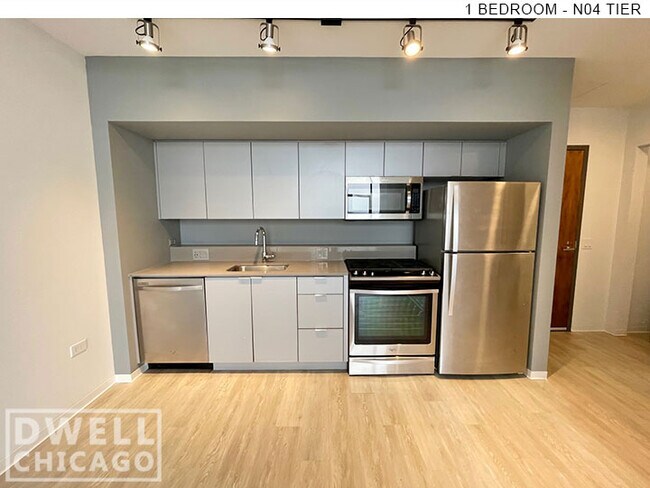 Foto del edificio - 2295 N Milwaukee Ave