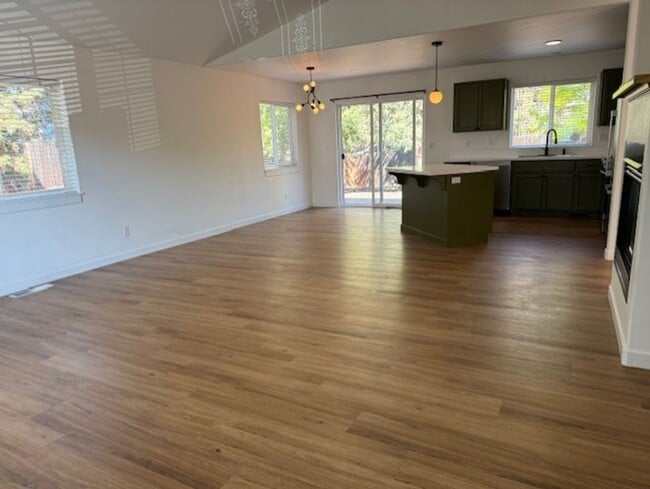 Building Photo - MOVE IN SPECIAL $500 OFF FIRST MONTHS RENT...