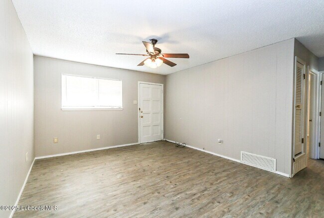 Foto del edificio - 7308 Avenue W