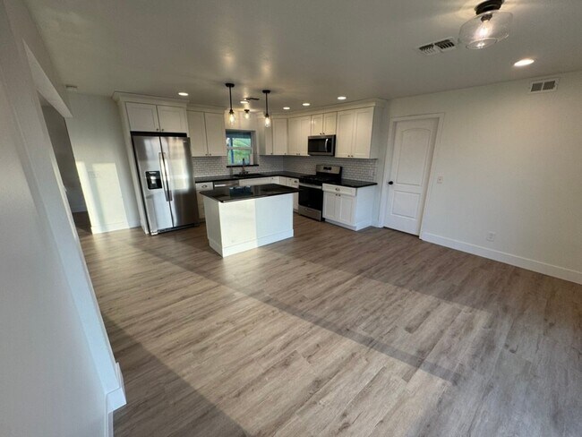 Foto del edificio - 3217 Sugarloaf Mountain Rd