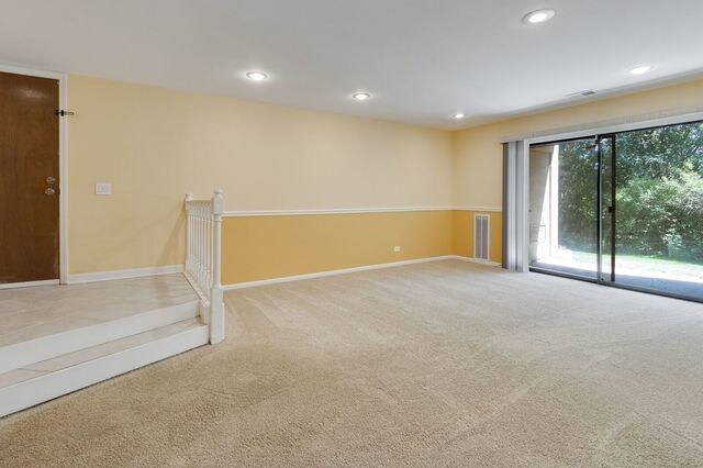 Building Photo - 917 Knottingham Dr