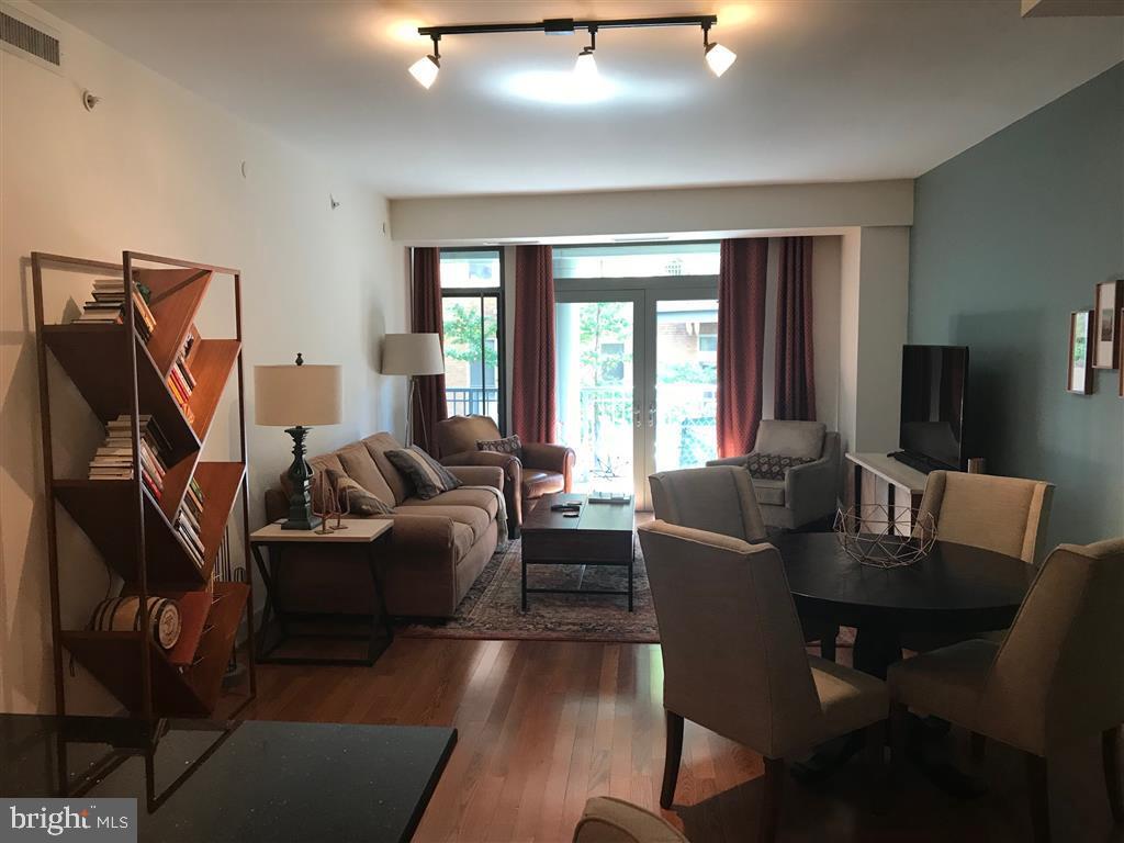 Primary Photo - 2425 L St NW
