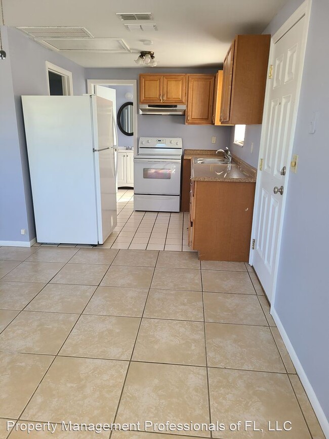 Building Photo - 1 br, 1 bath House - 3394 74th Ave N - Unit B