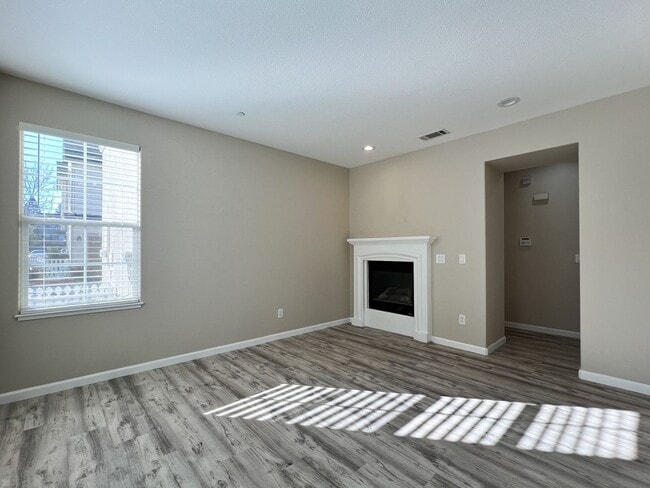 Building Photo - Updated Three Bedroom Home in South Napa