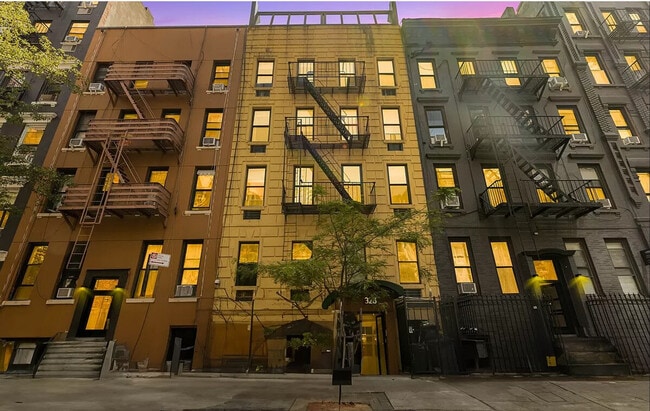 Foto del edificio - 1369 1st Ave