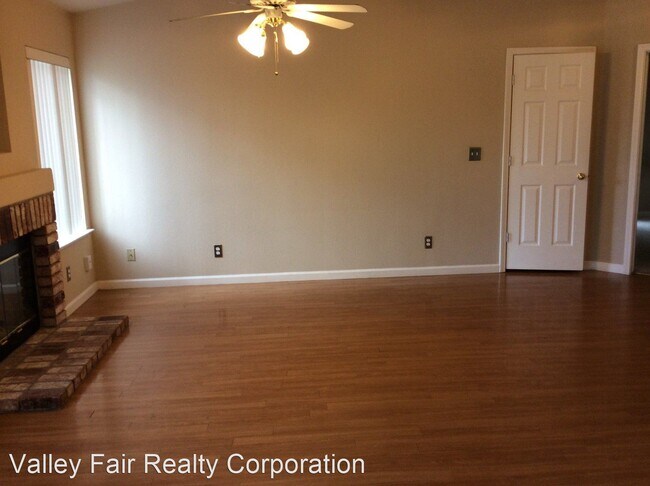 Building Photo - 3 br, 2 bath House - 1880 WHISPERING OAKS DR