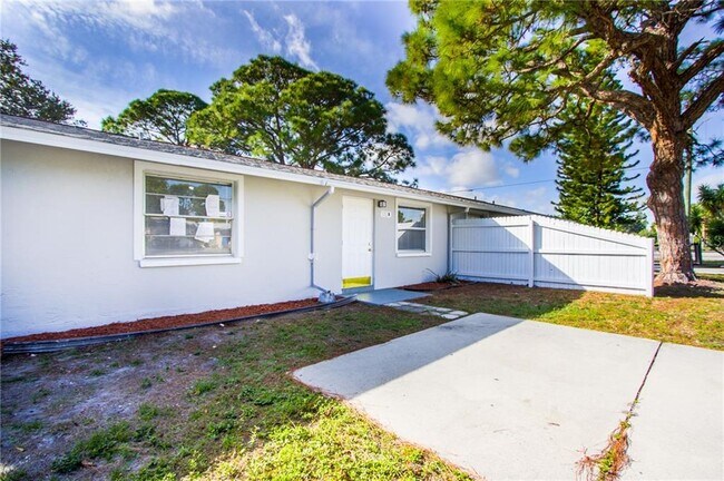 Photo - 3312 52nd Ave Dr W House