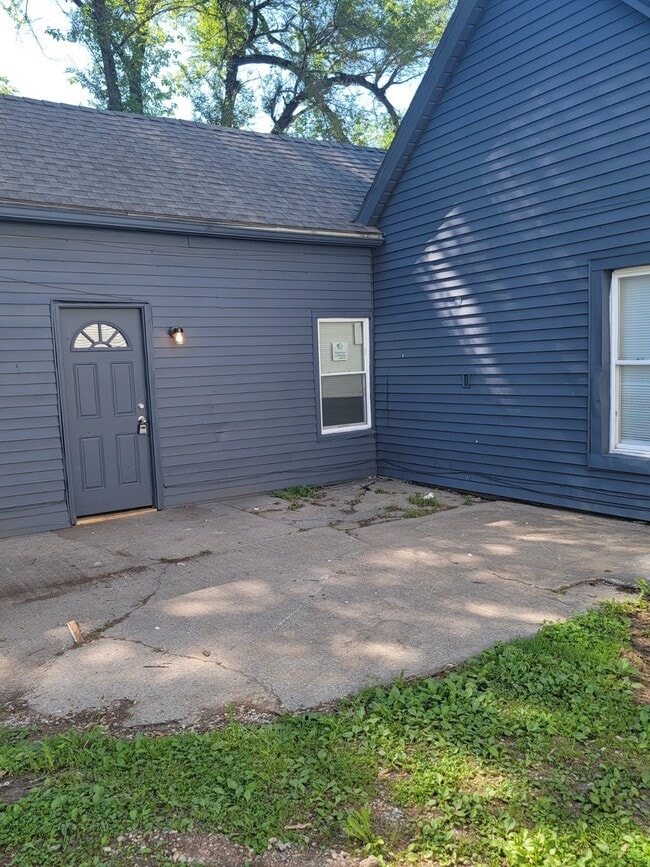 Building Photo - 721 Spruce St