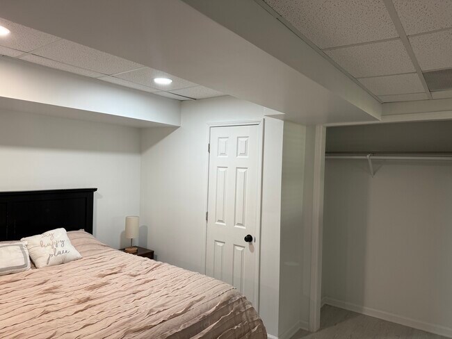 Dormitorio - 5777 Lebrown Ct