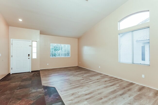 Building Photo - 7519 W Summer Sky Dr