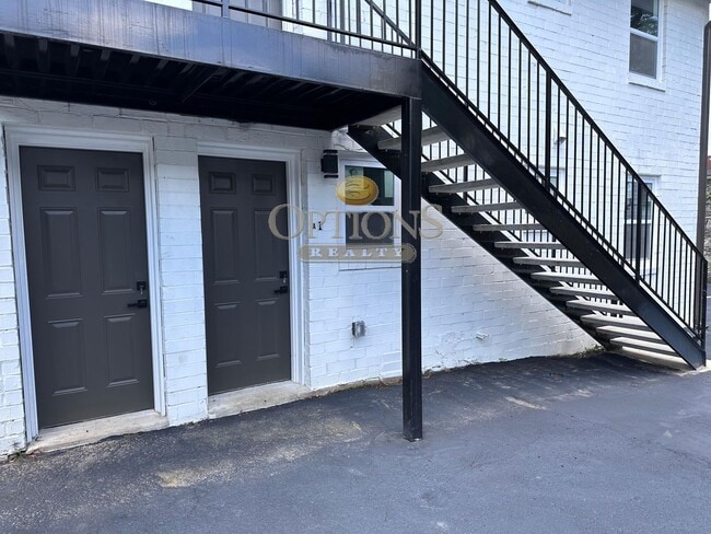 Building Photo - 605 Paines Ave NW