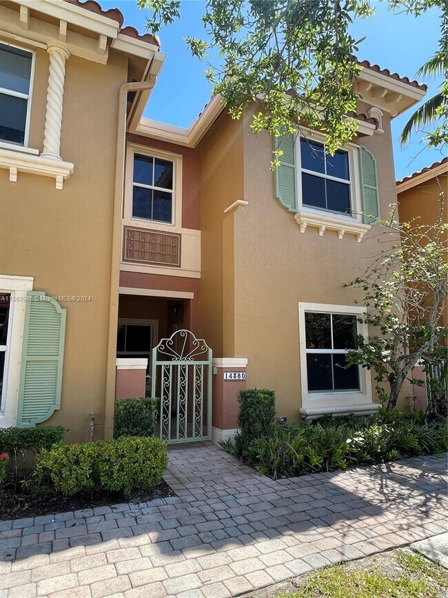 Foto del edificio - 14380 SW 11th St