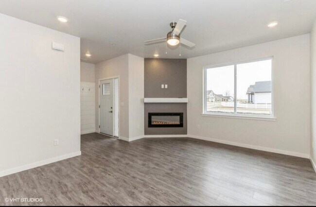 Foto del edificio - 2242 Denison Ave