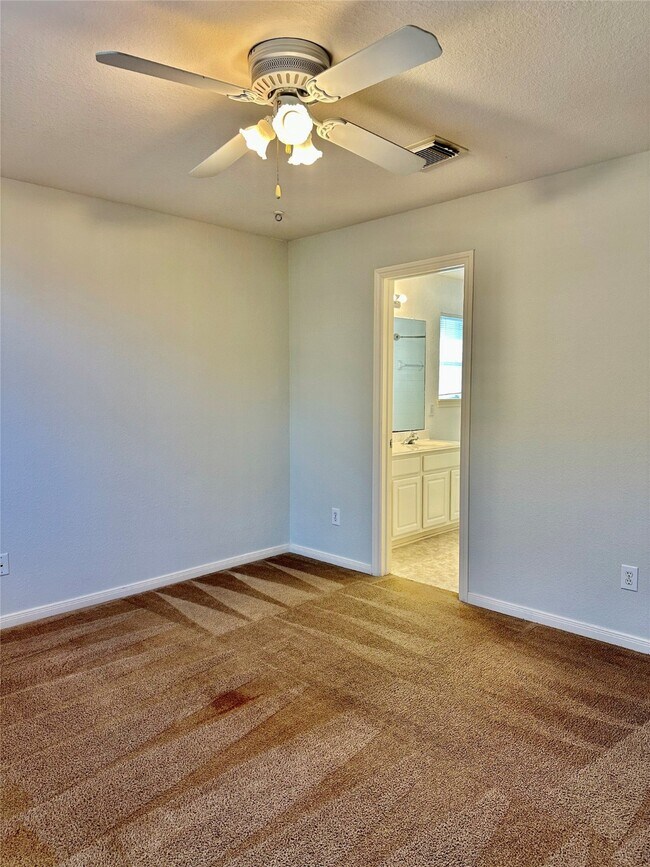 Foto del edificio - 14611 Thornbluff Ct