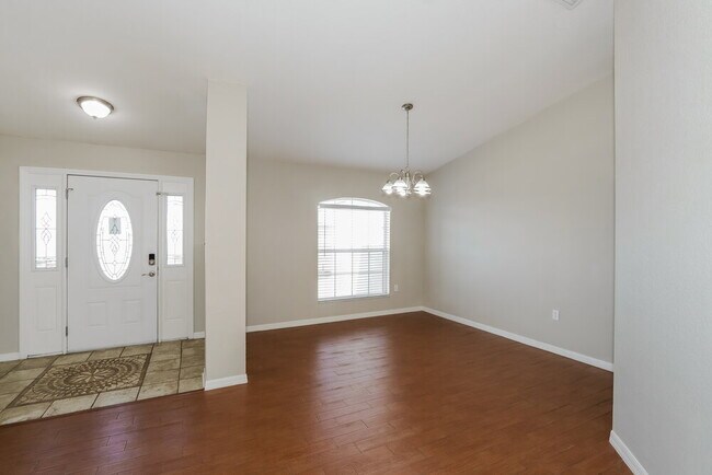 Foto del edificio - 8834 Pebblebrooke Dr