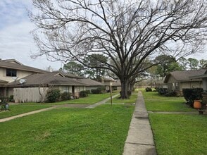 Building Photo - 5640 Birchmont Dr
