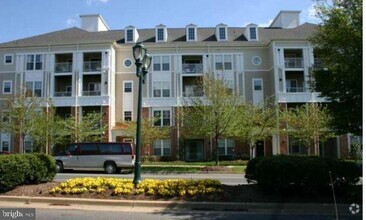 Building Photo - 100 Watkins Pond Blvd
