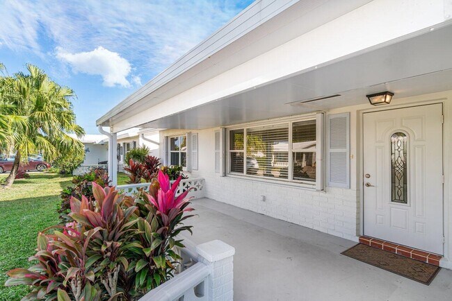 Building Photo - 2096 SW 13th Ter