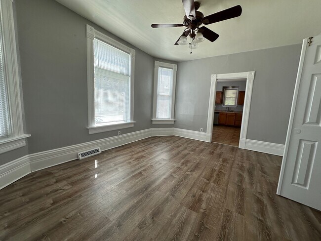 Building Photo - Incredible 2  bedroom apartment in Bayview