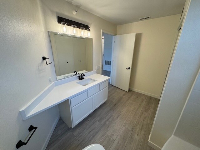 Foto del edificio - 2025 E White Oak Ct