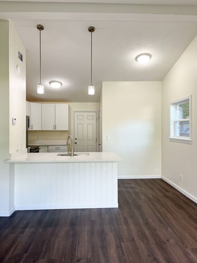 Primary Photo - Oakdale Duplex