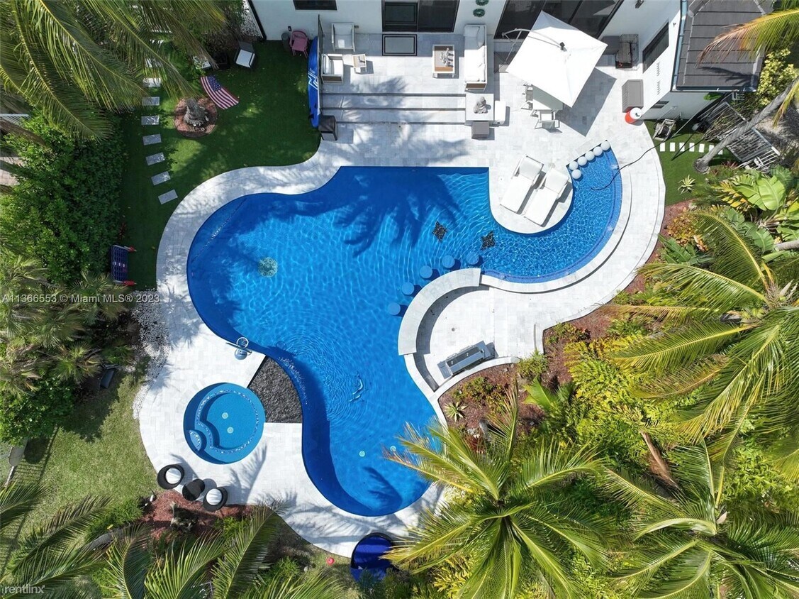 Primary Photo - 5 br, 4.5 bath House - 5131 SW 170th Ave