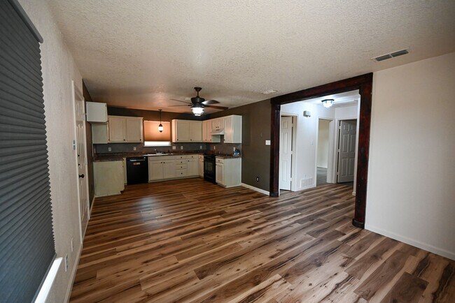 Foto del edificio - Charming 3 Bedroom 2 Bath, Decatur TX