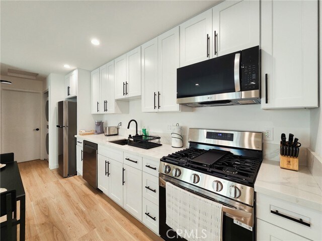 Foto del edificio - 22131 Bassett St