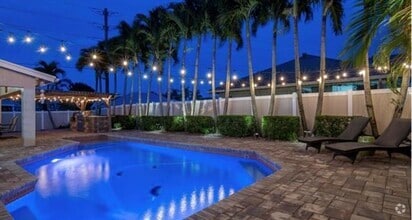 Building Photo - 6400 Revelle Cir S