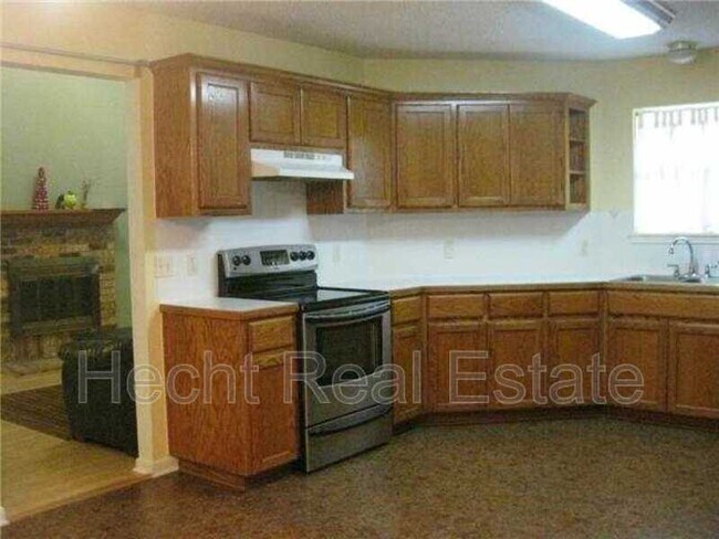 Building Photo - 2141 Redwing Way