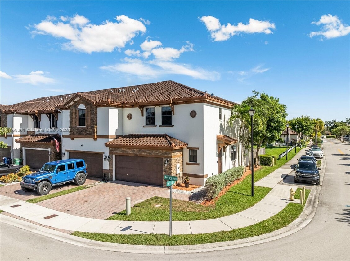 Primary Photo - 16620 SW 42nd Terrace