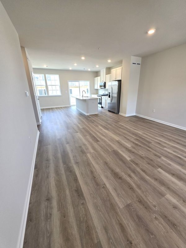Building Photo - 8216 Alexander Ct