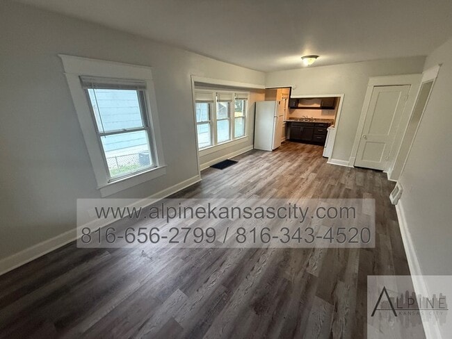 Building Photo - Independence Home on Fenced Lot!