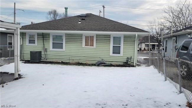 Building Photo - 3896 W 117th St